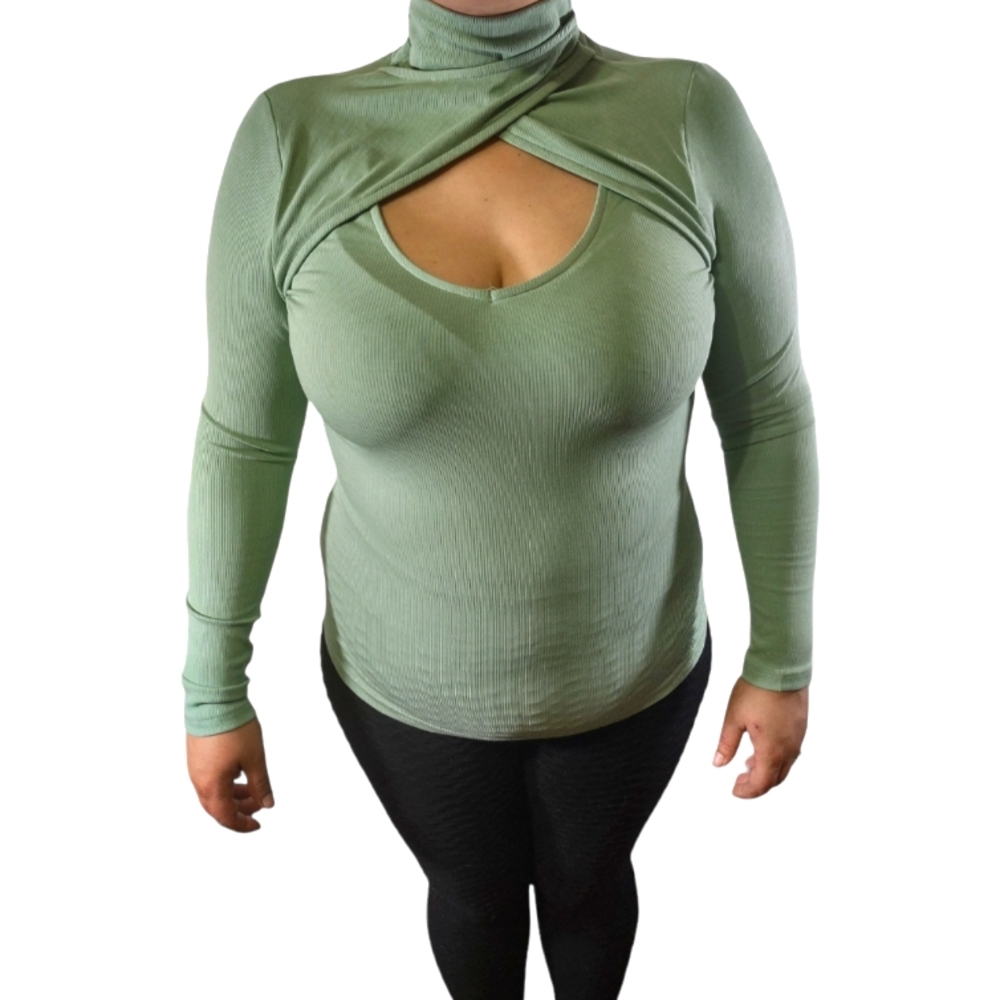 Size medium Women's long sleeve shirt.